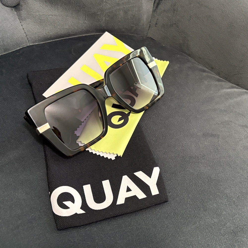 Quay Australia 53mm Notorious Square Sunglasses in Neutral Tortoise / Smoke